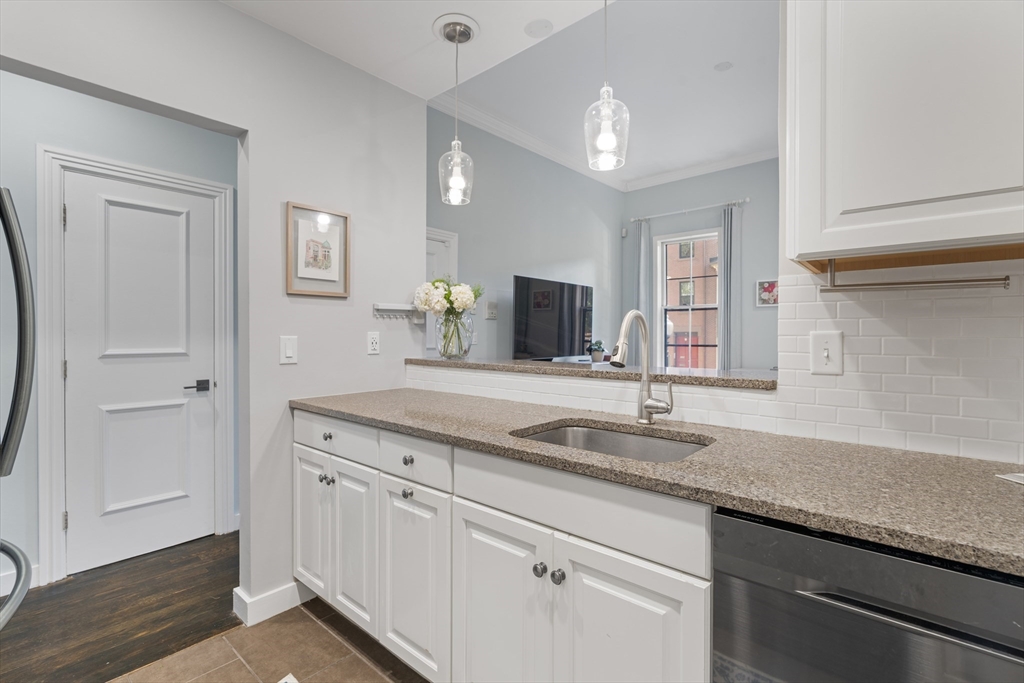 202 West Springfield Street, Unit 3 Boston, MA 02118 - Photo 6 of 12 Gallery Image 6
