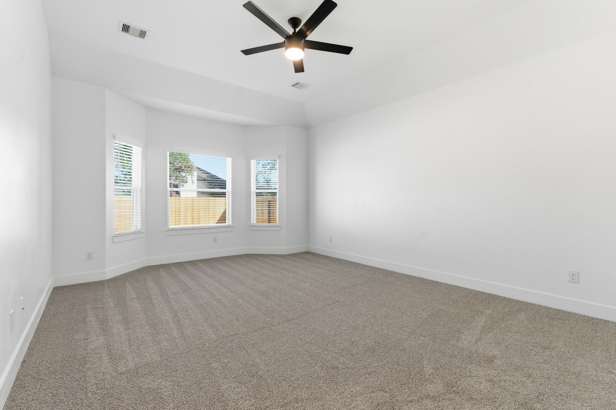 5227 Sunshine Point Willis, TX 77318 - Photo 12 of 33 PRIMARY VACANT