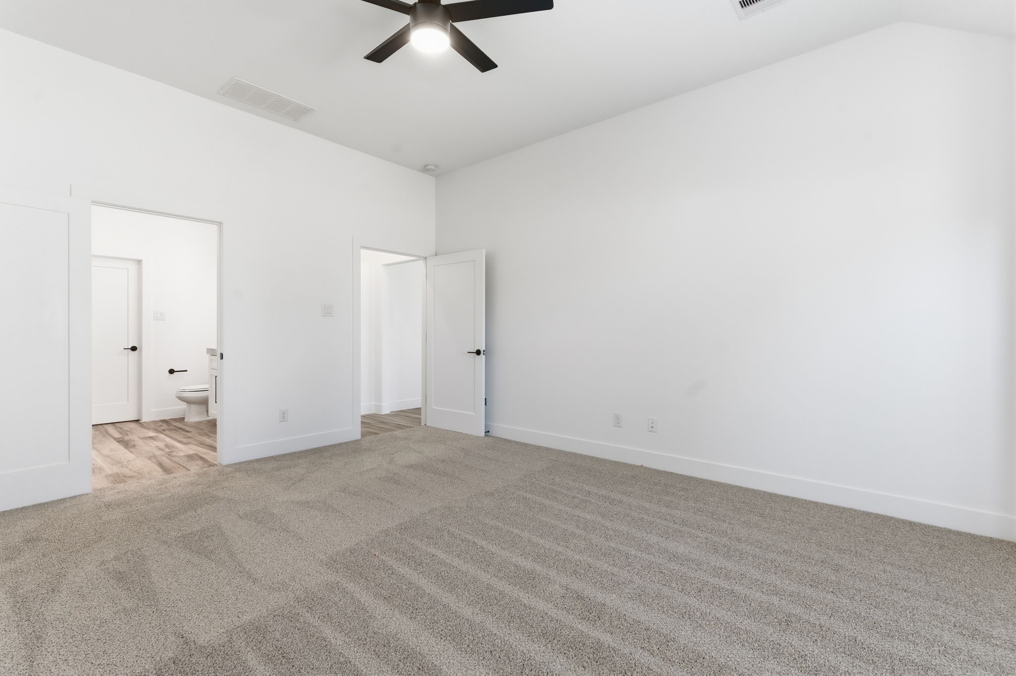 5227 Sunshine Point Willis, TX 77318 - Photo 13 of 33