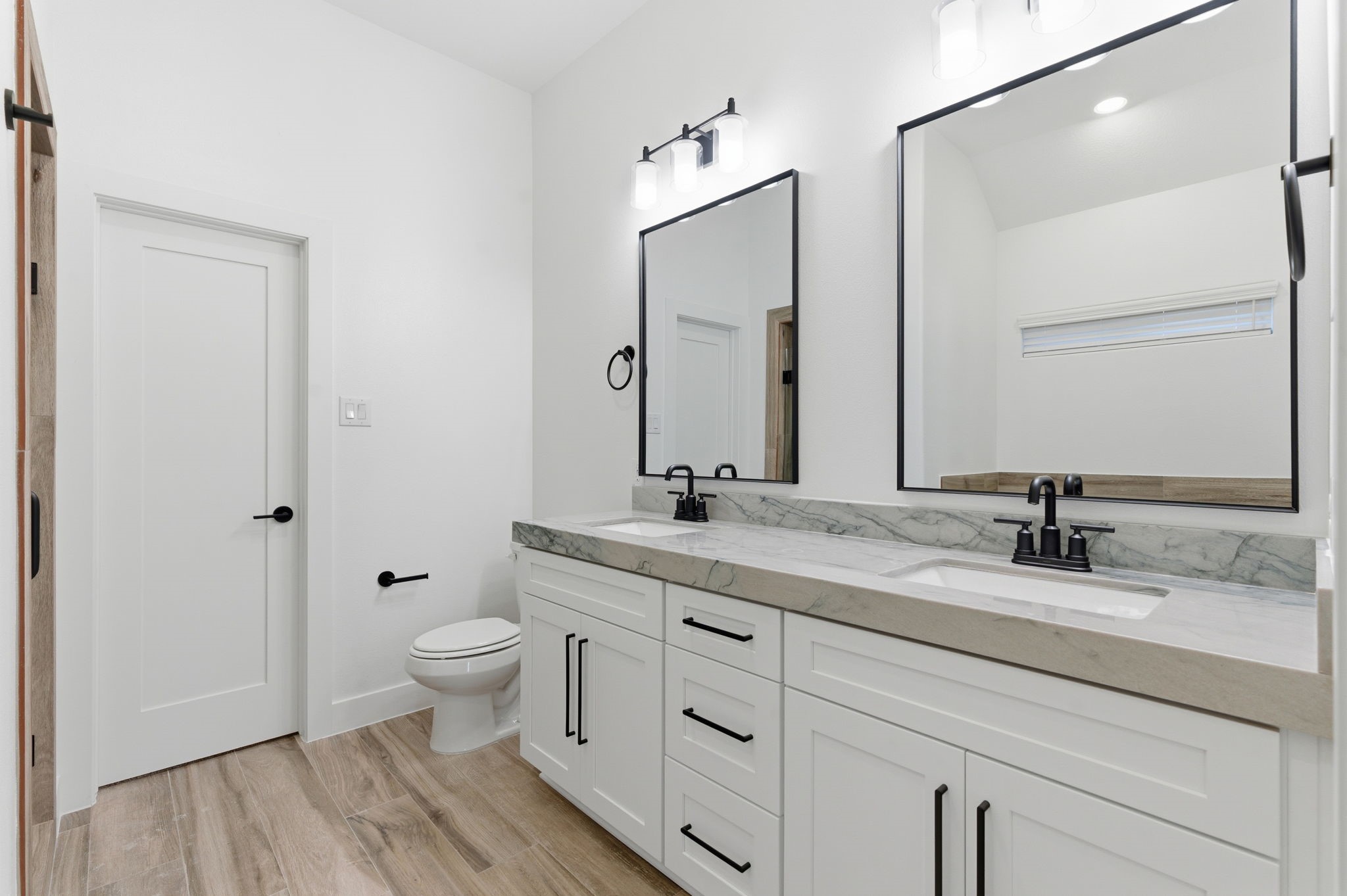 5227 Sunshine Point Willis, TX 77318 - Photo 14 of 33 PRIMARY BATH