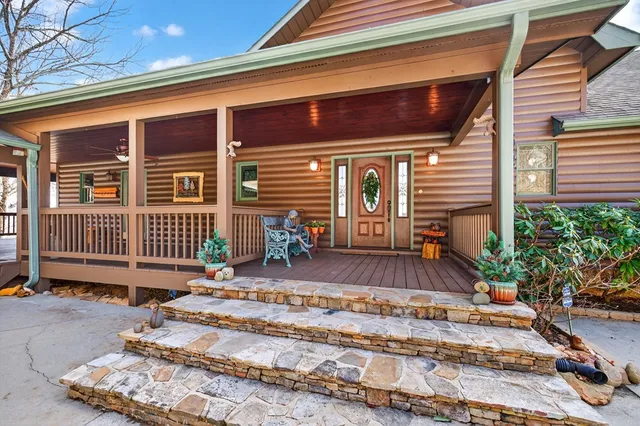 $999,999 | 200 Twelve Oaks Trail, Murphy, NC 28906