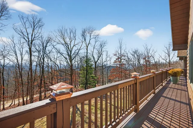 $999,999 | 200 Twelve Oaks Trail, Murphy, NC 28906