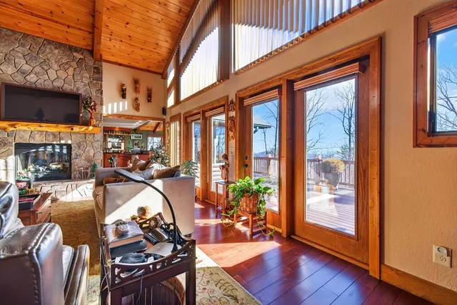 $999,999 | 200 Twelve Oaks Trail, Murphy, NC 28906