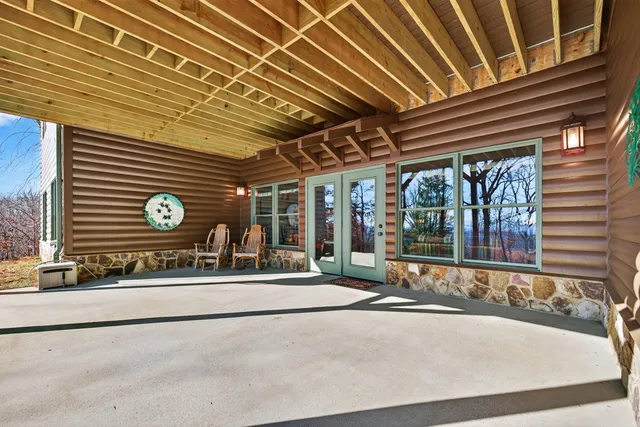 $999,999 | 200 Twelve Oaks Trail, Murphy, NC 28906