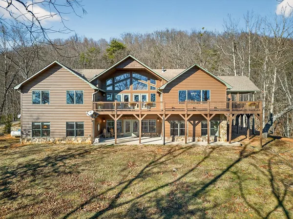 $999,999 | 200 Twelve Oaks Trail, Murphy, NC 28906