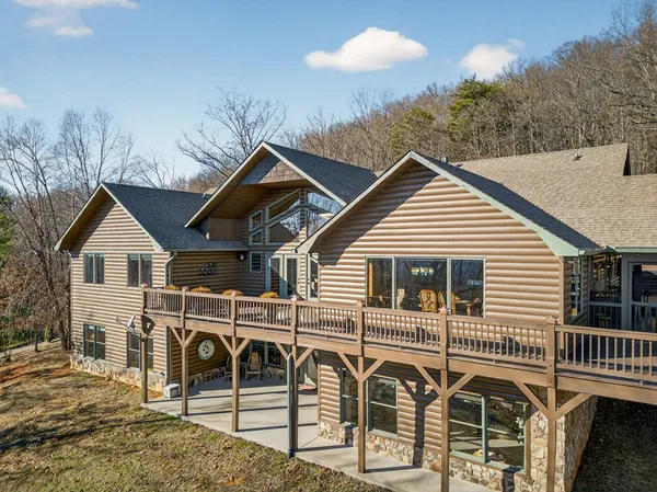 $999,999 | 200 Twelve Oaks Trail, Murphy, NC 28906