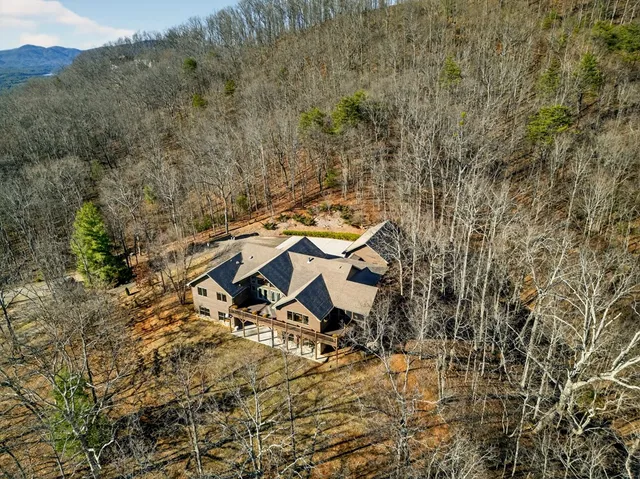 $999,999 | 200 Twelve Oaks Trail, Murphy, NC 28906