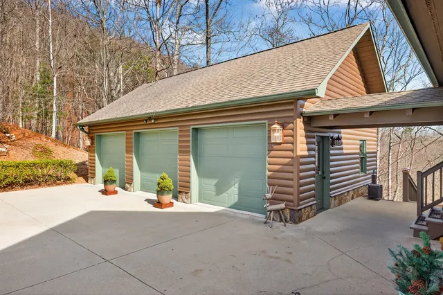 $999,999 | 200 Twelve Oaks Trail, Murphy, NC 28906