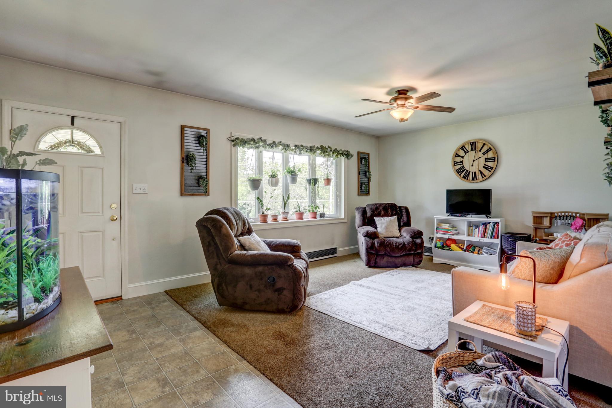 870 Hopeland Road Lititz, PA 17543 - Photo 7 of 28 Family Room