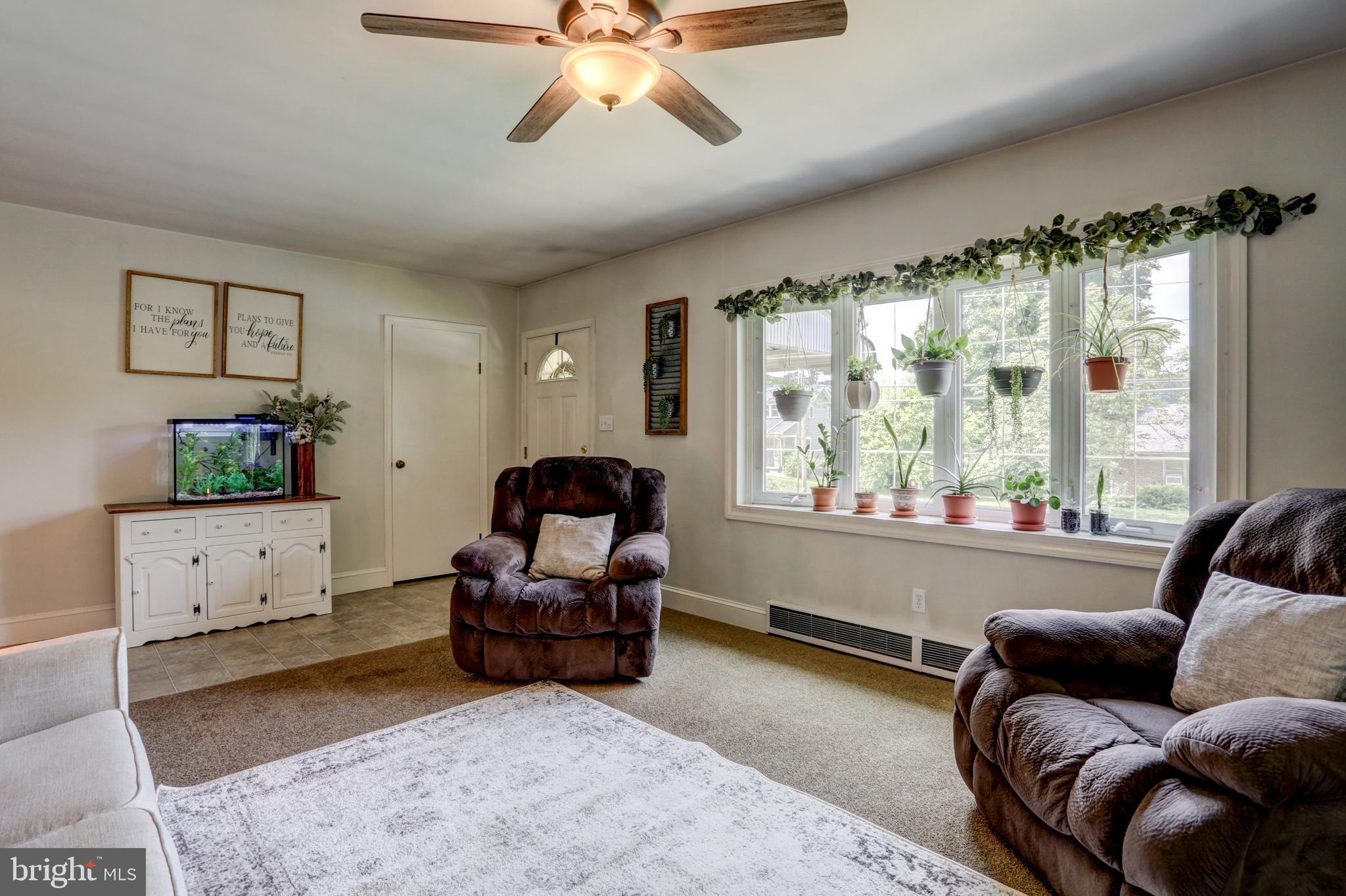 870 Hopeland Road Lititz, PA 17543 - Photo 8 of 28 Family Room