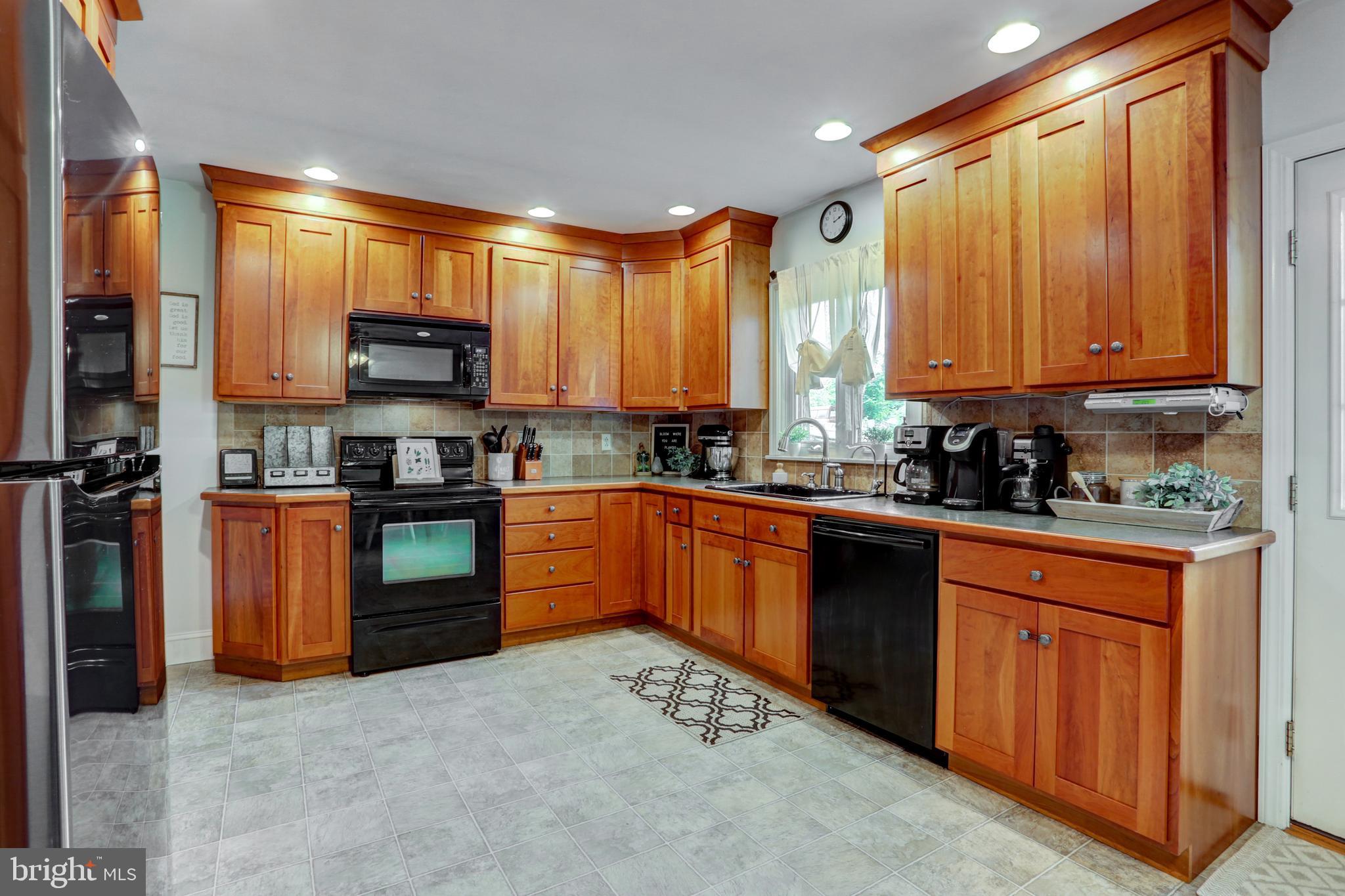 870 Hopeland Road Lititz, PA 17543 - Photo 10 of 28 Kitchen