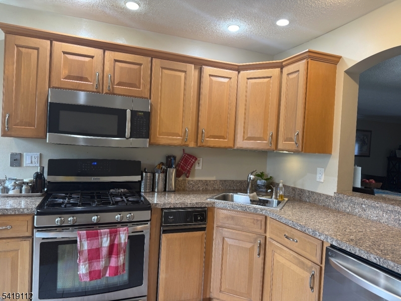 227 English Place Bernards, NJ 07920 - Photo 13 of 36