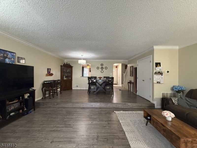 227 English Place Bernards, NJ 07920 - Photo 10 of 36