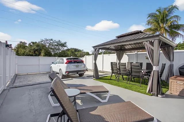 a car parked in front of a building