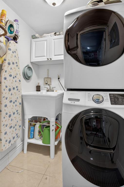 6224 Southwest 7th Street Margate, FL 33068 - Photo 34 of 51 a utility room with a washer and dryer