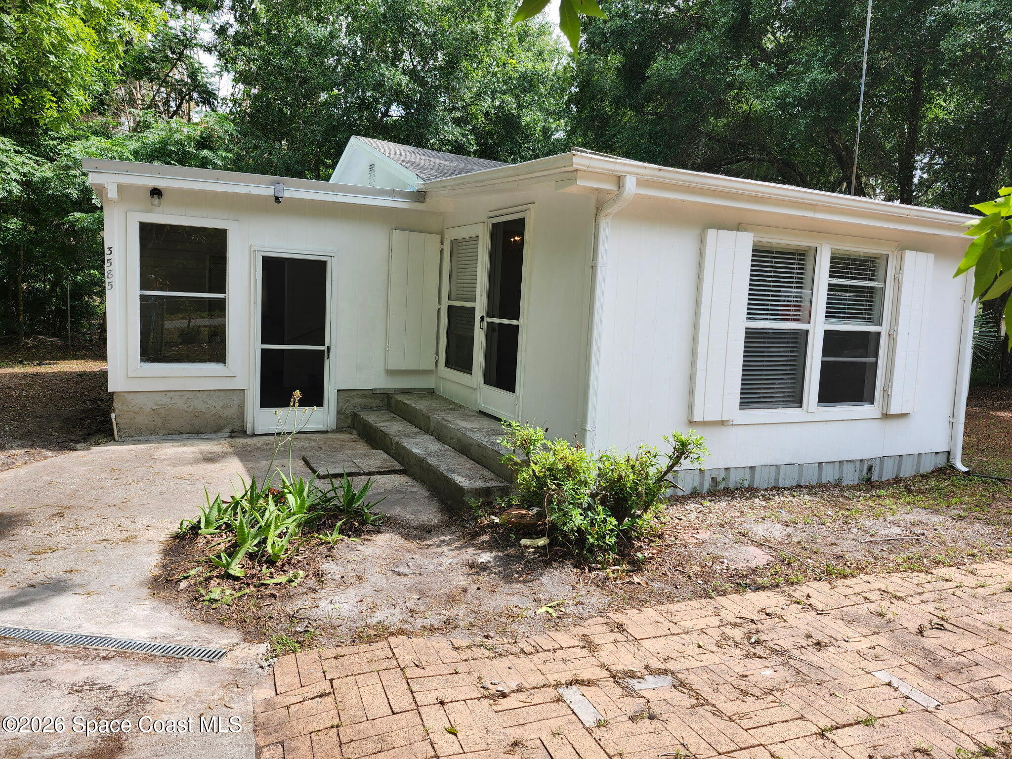 3585 Aurantia Road Mims, FL 32754 - Photo 2 of 32 Aurantia front 2