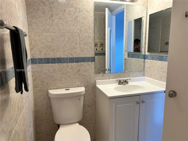 $1,600 | 3000 Sunrise Lakes Drive East, Unit 302, Sunrise, FL 33322