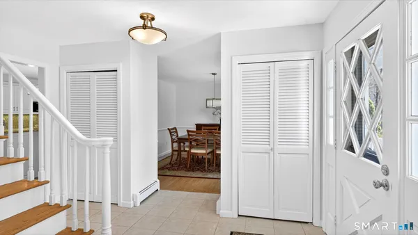 $550,000 | 28 Park Road, Simsbury, CT 06070