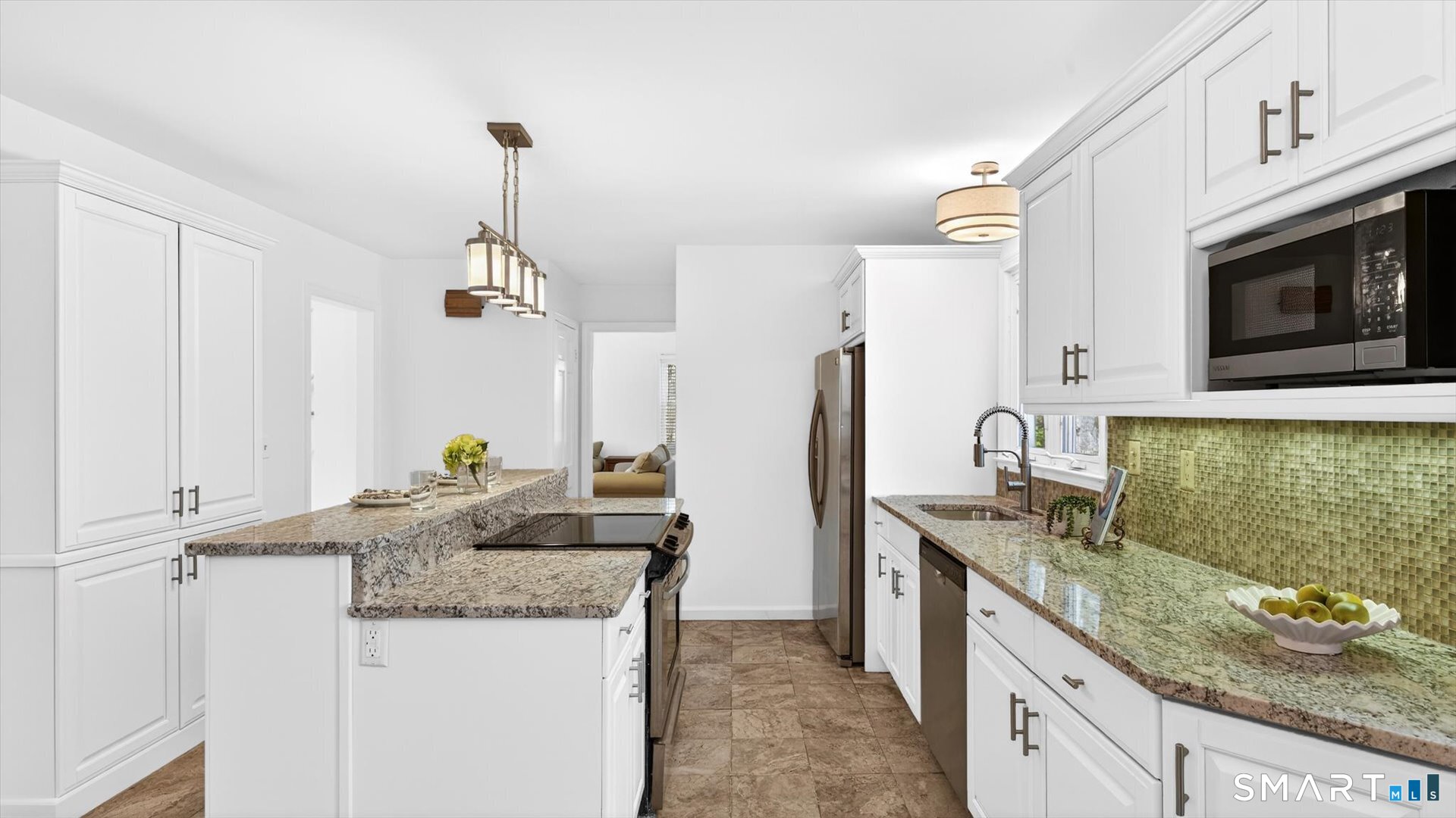 28 Park Road Simsbury, CT 06070 - Photo 7 of 40