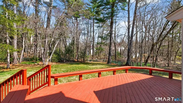 $550,000 | 28 Park Road, Simsbury, CT 06070