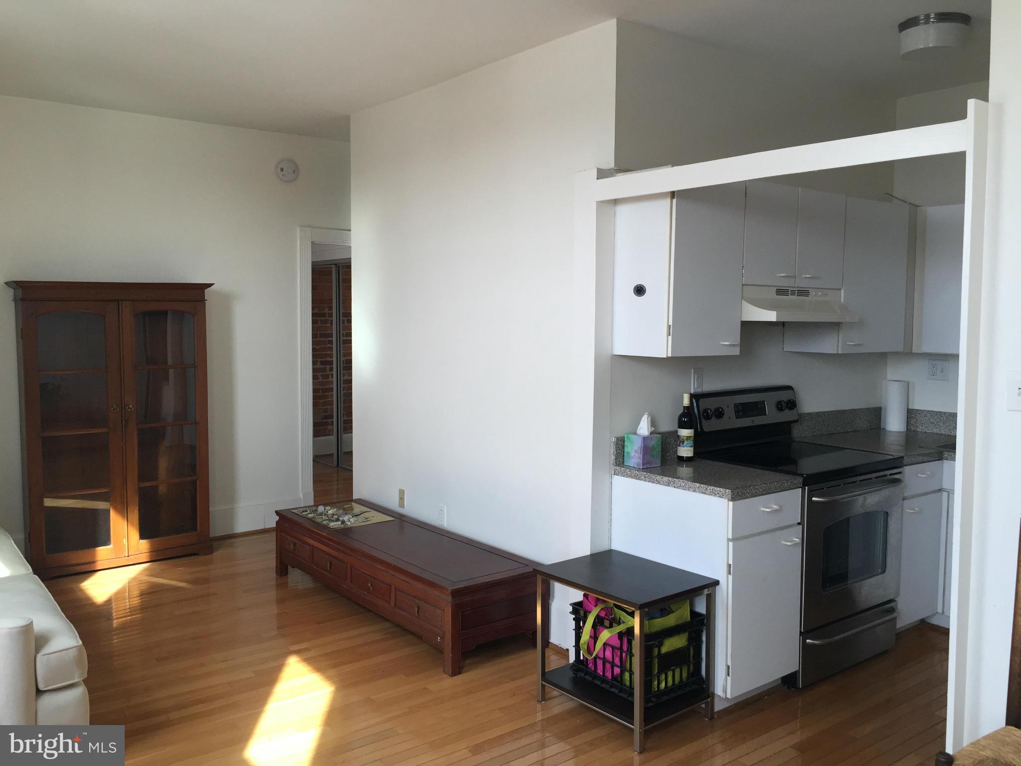 1615 Q Street Northwest, Unit 913 Washington, DC 20009 - Photo 12 of 24 Living Room