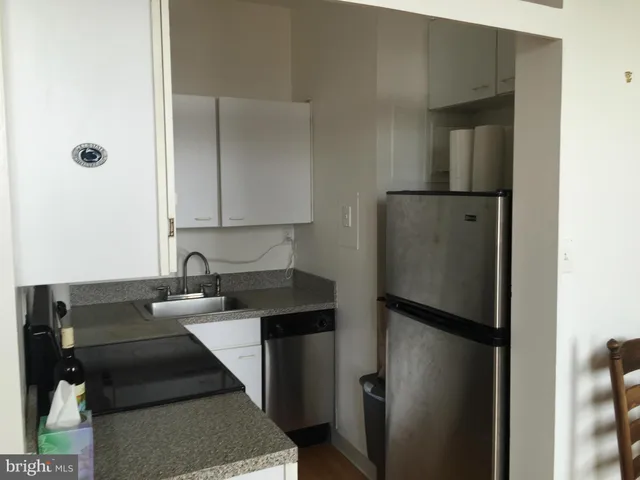 $2,400 | 1615 Q Street Northwest, Unit 913, Washington, DC 20009