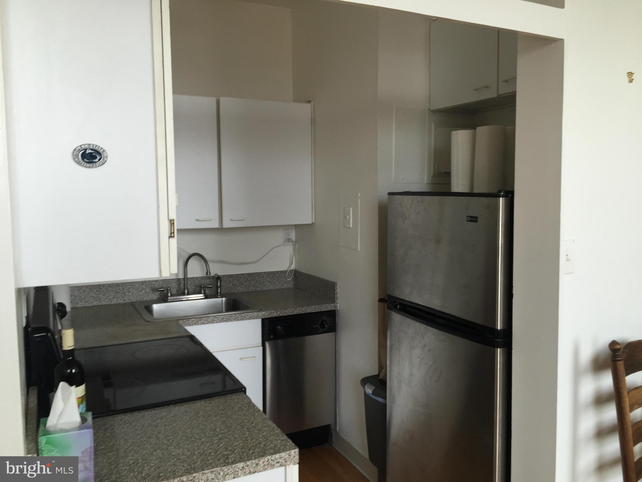 1615 Q Street Northwest, Unit 913 Washington, DC 20009 - Photo 13 of 24 Kitchen