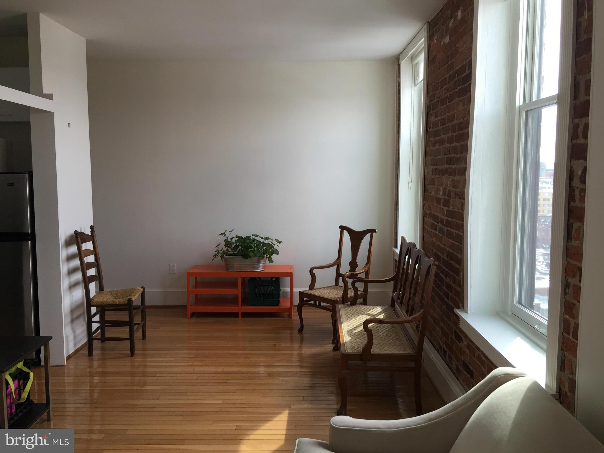 1615 Q Street Northwest, Unit 913 Washington, DC 20009 - Photo 14 of 24 Living Room