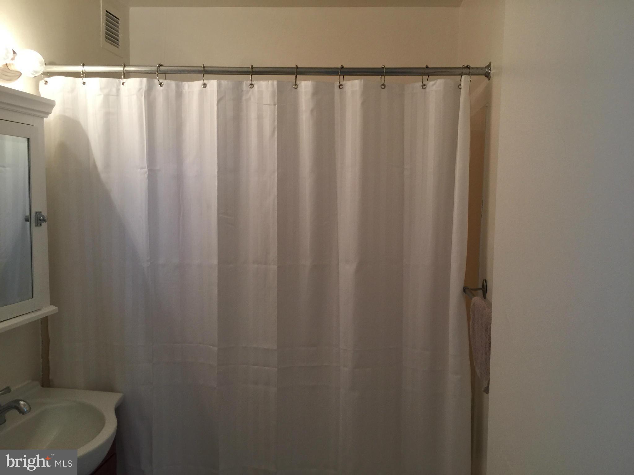 1615 Q Street Northwest, Unit 913 Washington, DC 20009 - Photo 22 of 24 Bath