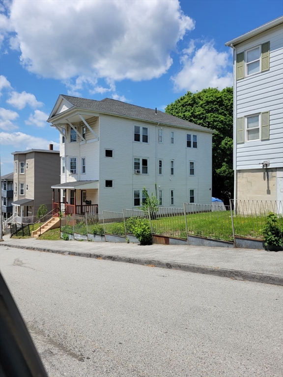14 Caroline Street Worcester, MA 01604 - Photo 2 of 11