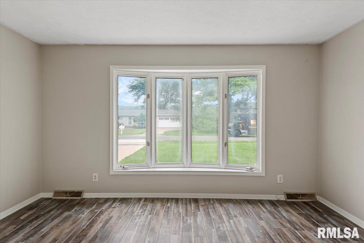 27 Twilight Lane Springfield, IL 62712 - Photo 5 of 35