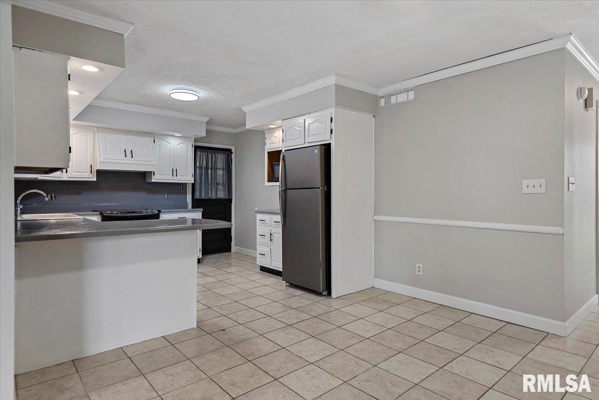 27 Twilight Lane Springfield, IL 62712 - Photo 10 of 35