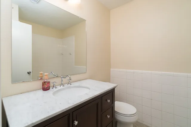 $2,100 | 5306 Acorn Court, League City, TX 77573