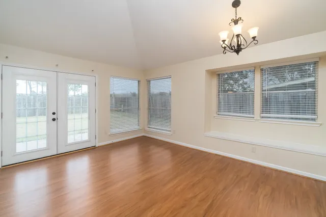 $2,100 | 5306 Acorn Court, League City, TX 77573