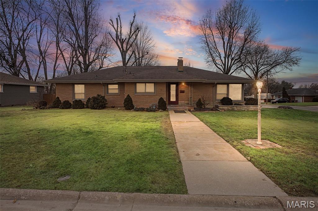 3853 Claremont Street Alton, IL 62002 - Photo 2 of 57