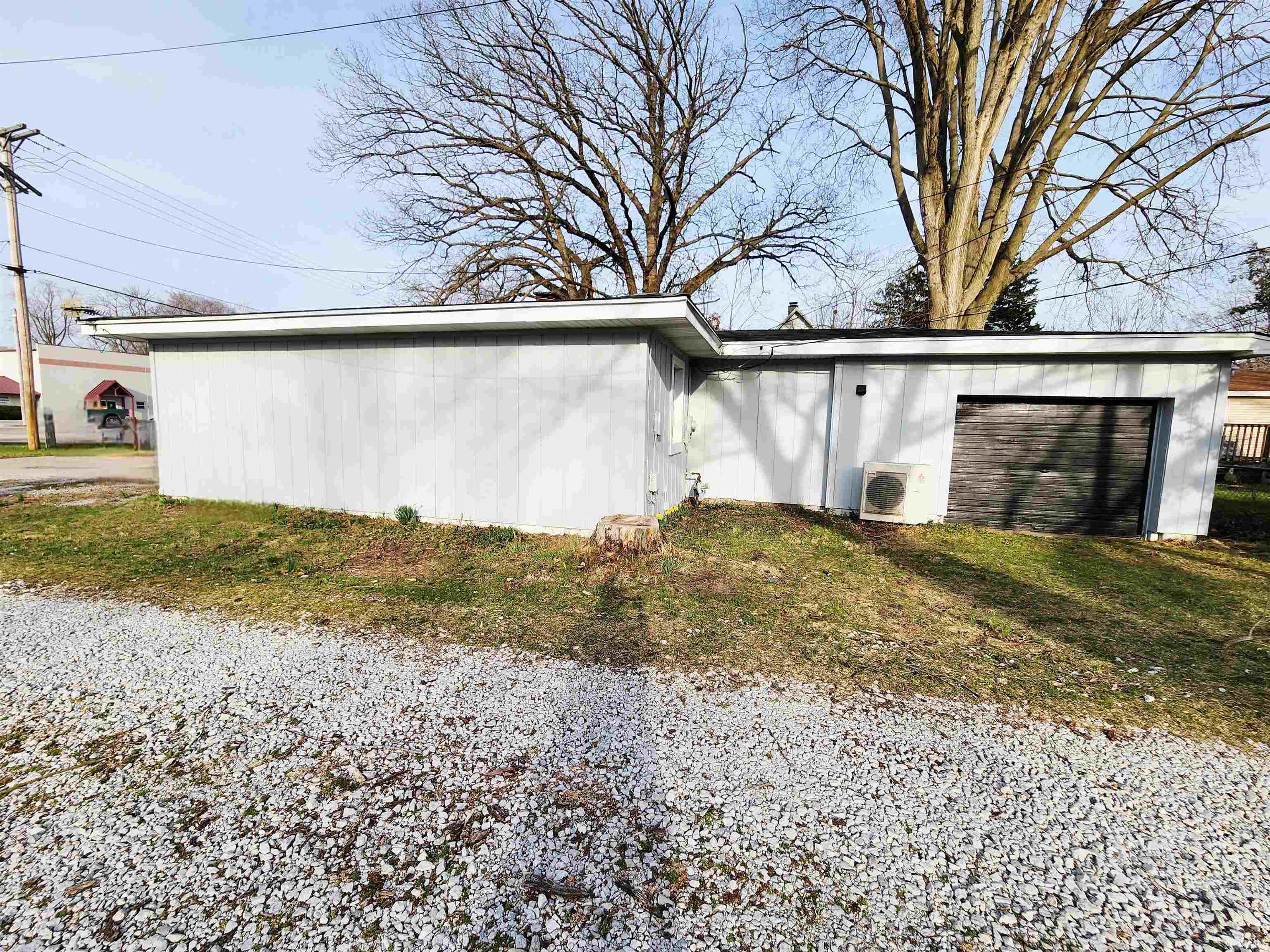 105 West 15th Street Winamac, IN 46996 - Photo 3 of 15