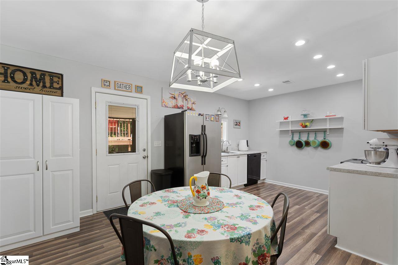 275 John High Road Campobello, SC 29322 - Photo 12 of 36