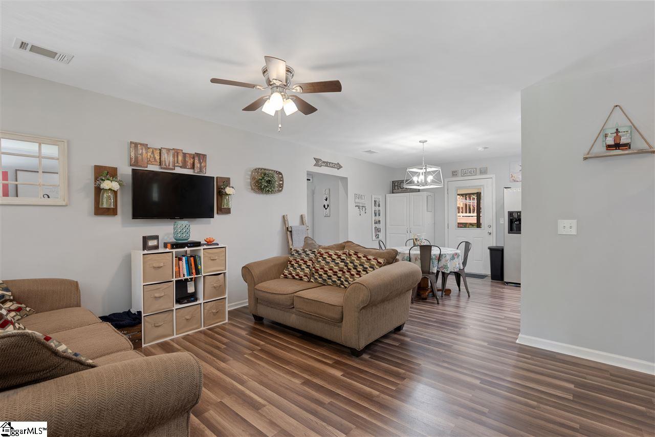 275 John High Road Campobello, SC 29322 - Photo 5 of 36