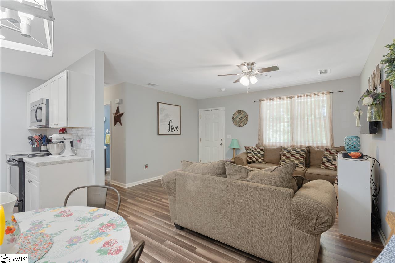 275 John High Road Campobello, SC 29322 - Photo 6 of 36