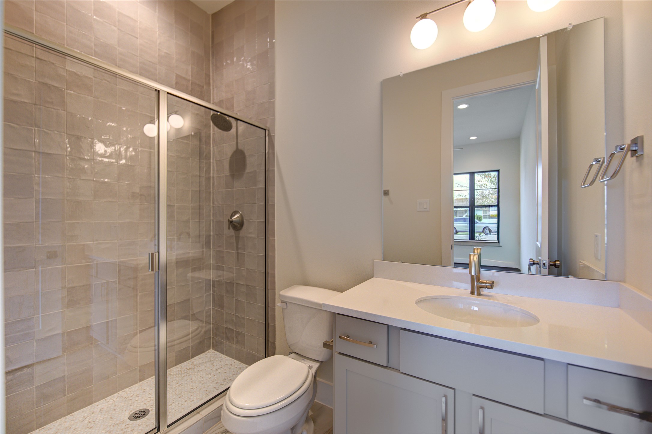 1504 Story Street Houston, TX 77055 - Photo 29 of 45 First floor attached secondary bathroom