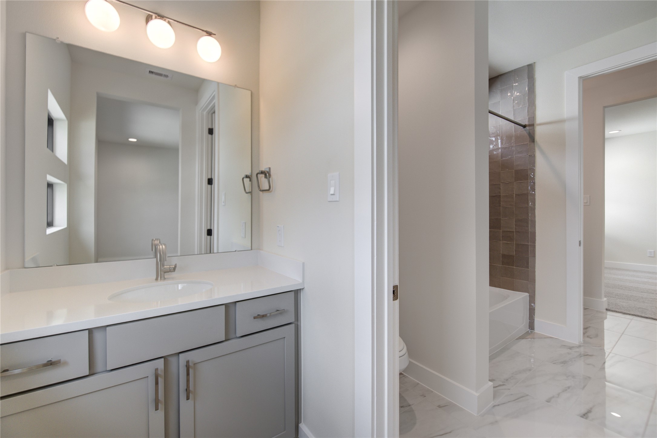 1504 Story Street Houston, TX 77055 - Photo 34 of 45 One of the two secondary bathrooms on the second floor