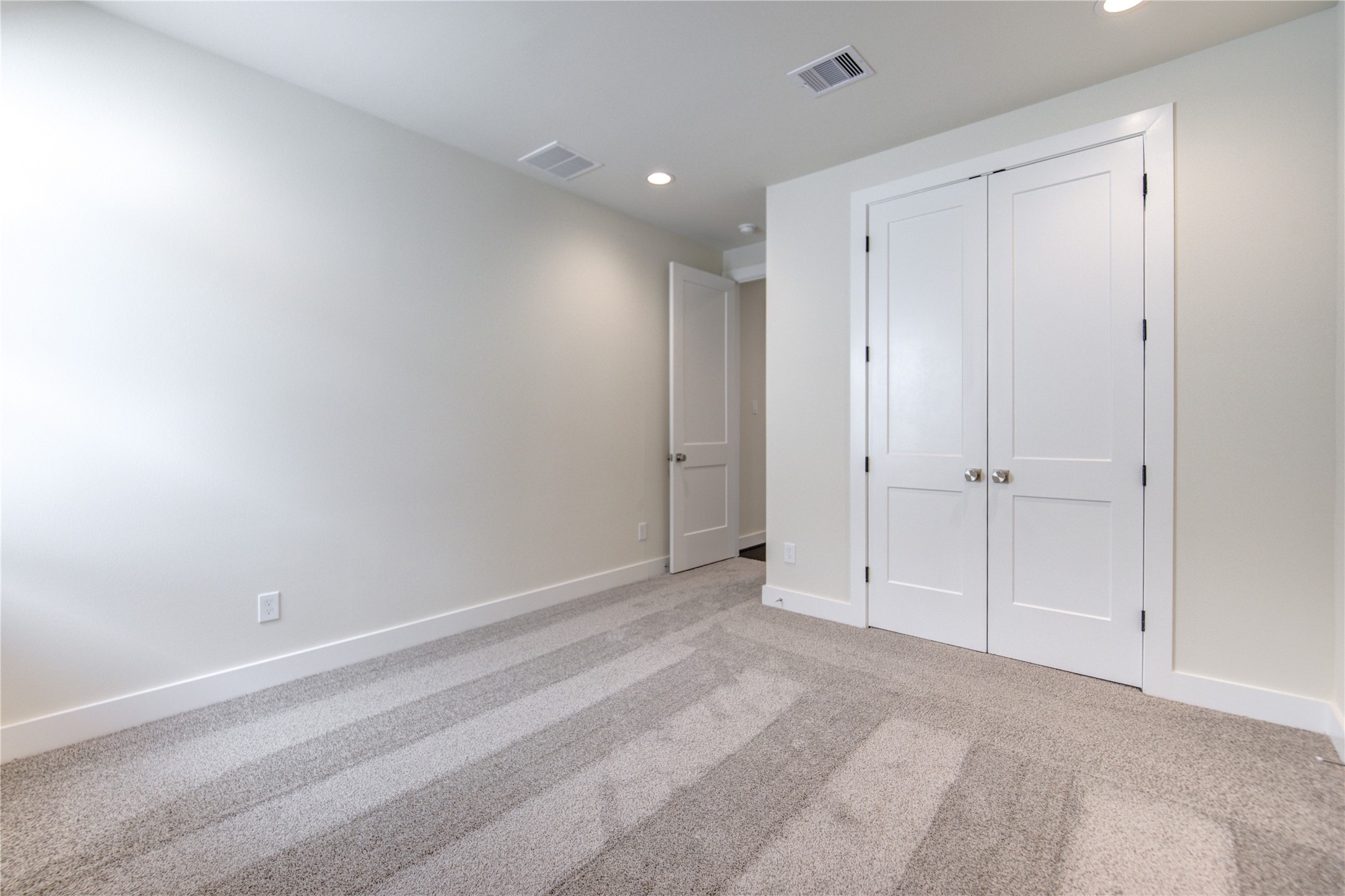 1504 Story Street Houston, TX 77055 - Photo 35 of 45 The second of the three secondary bedrooms