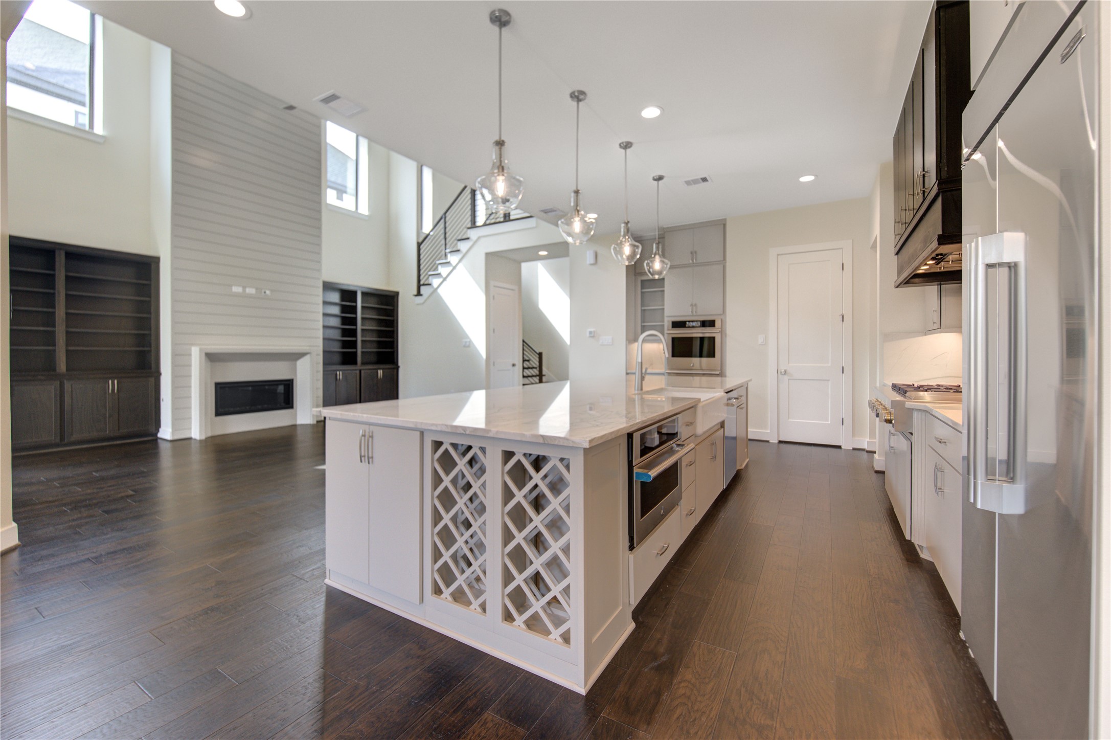 1504 Story Street Houston, TX 77055 - Photo 7 of 45