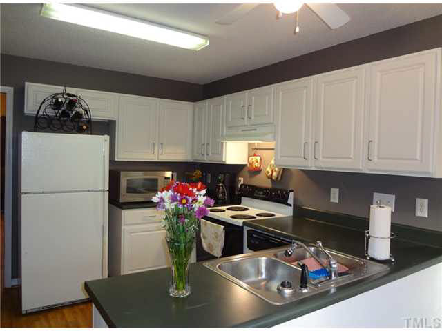 508 Firefly Road Holly Springs, NC 27540 - Photo 7 of 25 Gallery Image 7