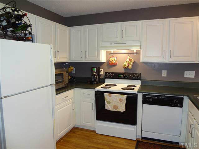 508 Firefly Road Holly Springs, NC 27540 - Photo 8 of 25 Gallery Image 8