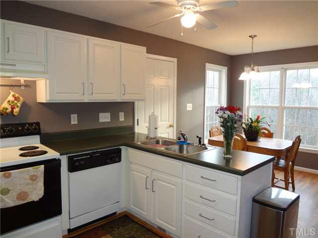 508 Firefly Road Holly Springs, NC 27540 - Photo 9 of 25 Gallery Image 9