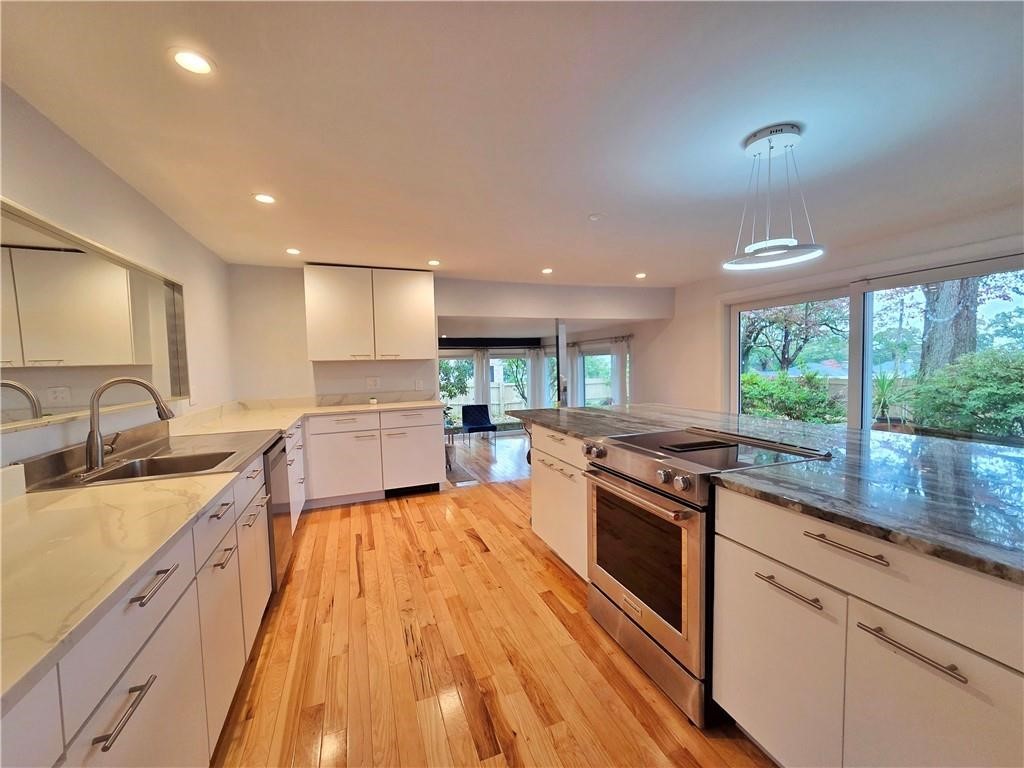 141 Glen Ridge Road Cranston, RI 02920 - Photo 11 of 32