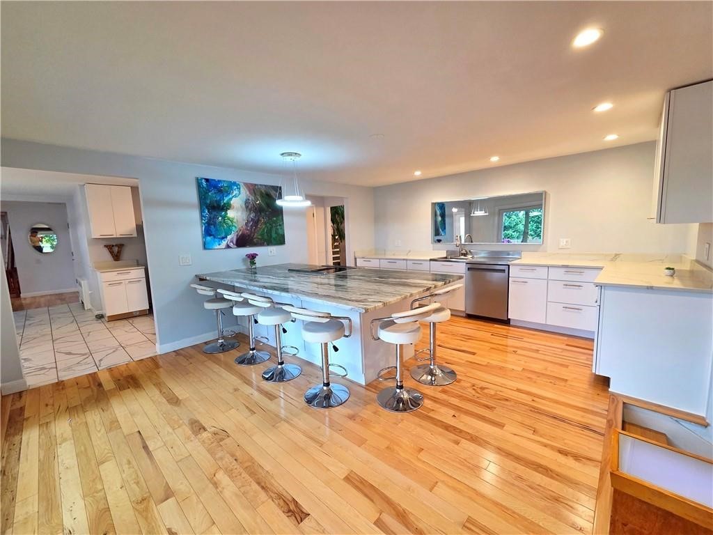 141 Glen Ridge Road Cranston, RI 02920 - Photo 8 of 32