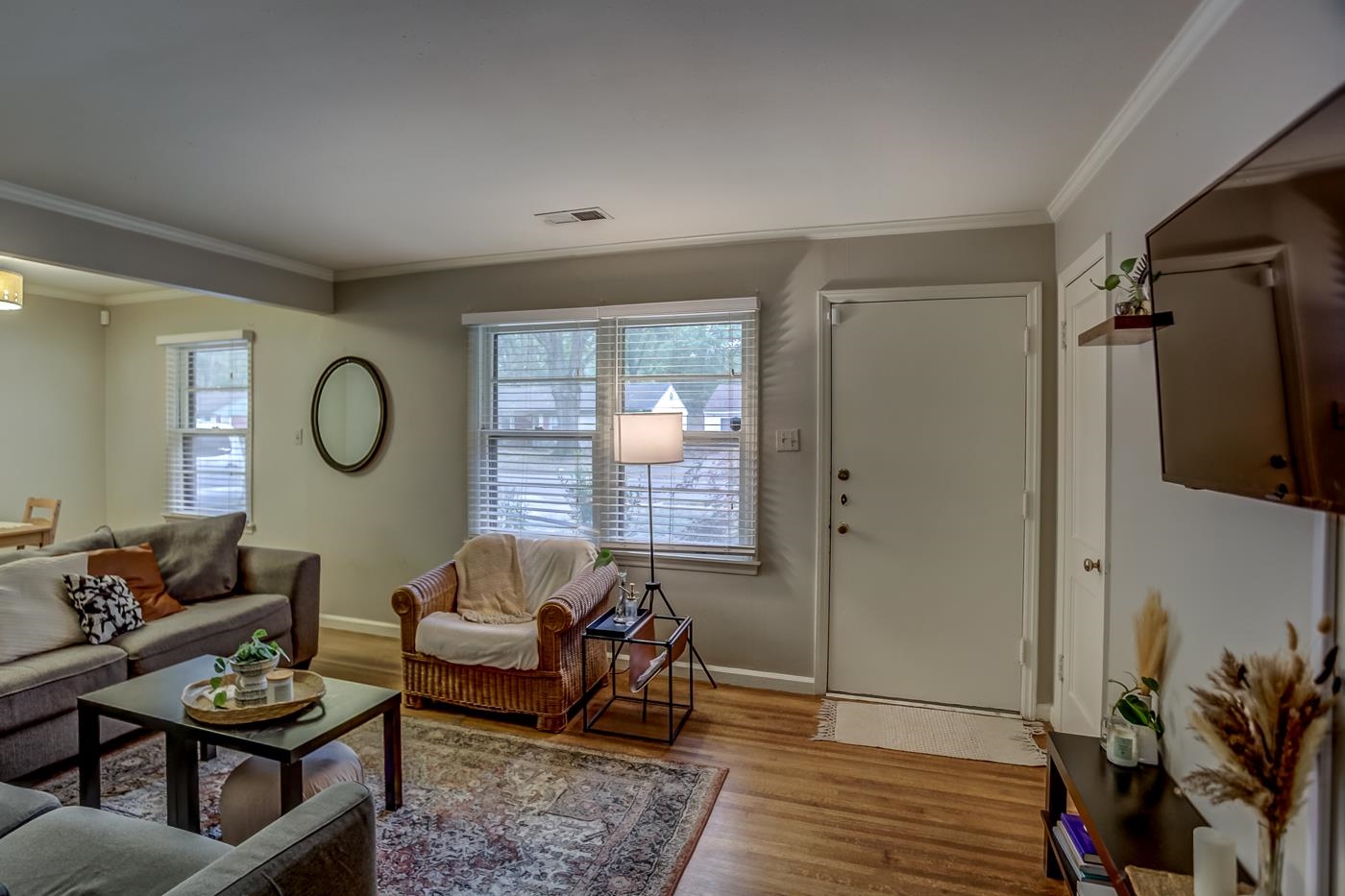 4464 Helene Road Memphis, TN 38117 - Photo 8 of 27 a living room with furniture rug and window