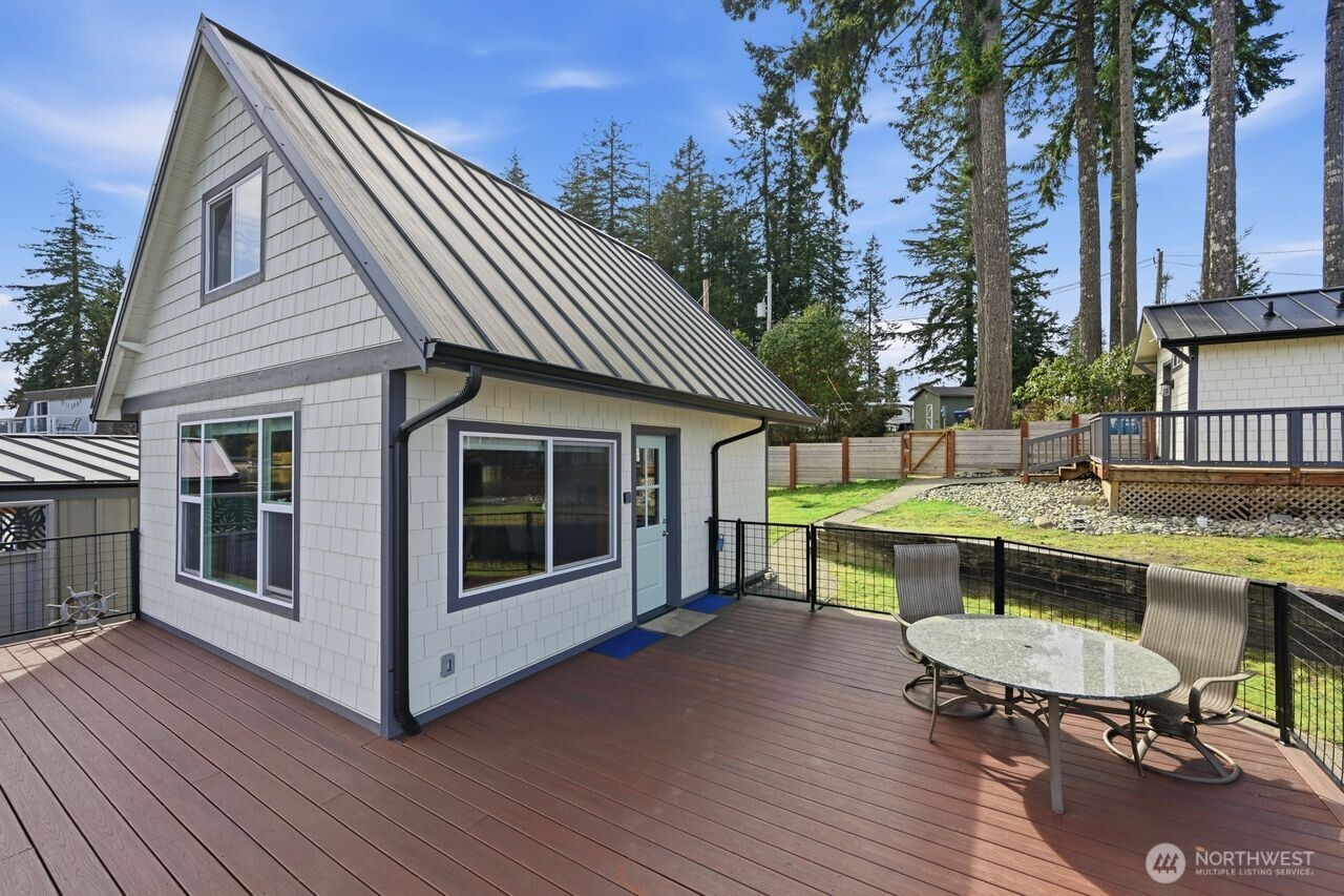 270 Grapeview Point Road Allyn, WA 98524 - Photo 15 of 40